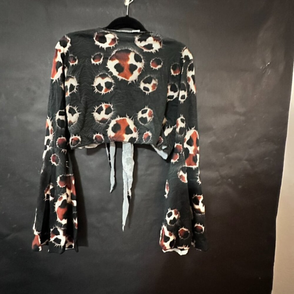 Cow Print Cotton Halter Bell Sleeve Size XL  Shirt Crop Top Punk Rock Festival - Picture 10 of 10
